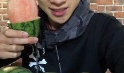 高碑店吃瓜视频胖子,胖子引发网友热议，揭秘网络红人背后的故事