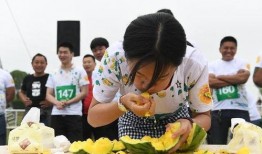 南京吃瓜的女人,南京街头“吃瓜”女性的生活百态