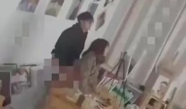 烟台情侣吃瓜,共享夏日悠闲时光