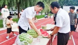 学校举办吃瓜比赛,瓜王争霸，欢乐吃瓜大赛精彩上演”