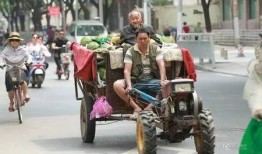 瓜坡摆摊卖吃的,人间烟火气，尽在这一碗小吃中