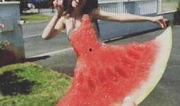 吃瓜夏天拍照