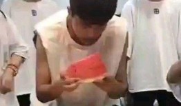 吃瓜校长和学生,校园风云录揭秘”