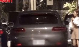 在车上的吃瓜,共享美食时光的温馨瞬间