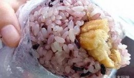 可爱小吃货吃瓜,萌态十足引网友热议