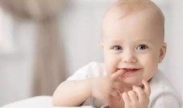 小孩吃喜瓜,见证童年甜蜜时光