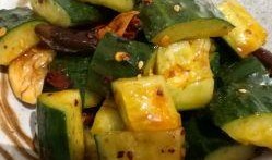 中央商场吃瓜,揭秘背后真相与网络热议